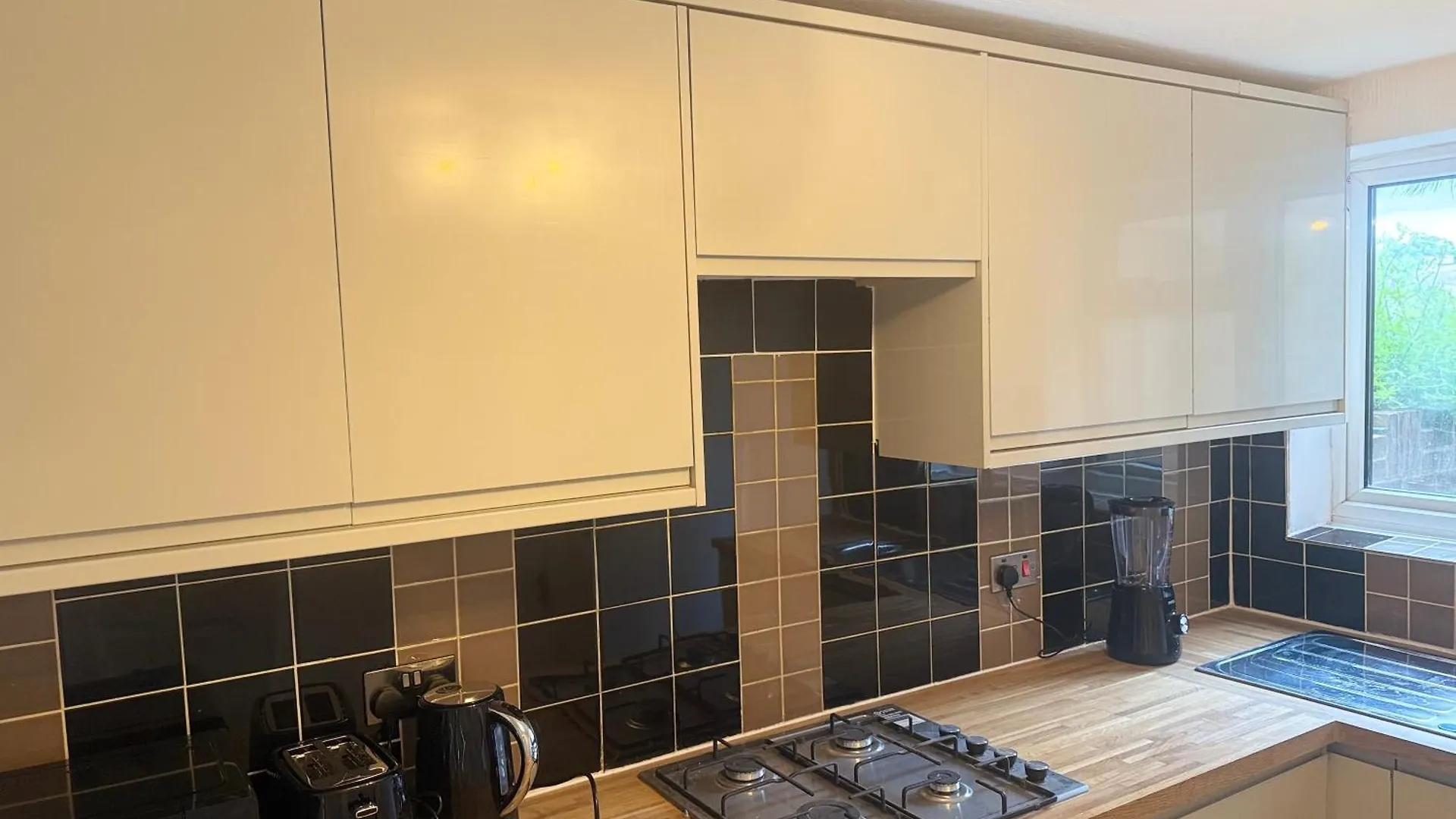 D'Luxe Royal 3 Bedrooms House Belvedere